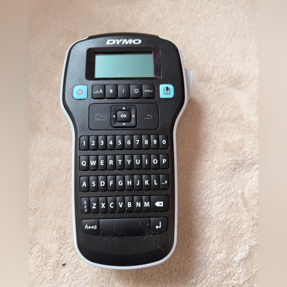DYMO LabelManager 160e Portable Label Maker with Silver Glitter D1 Tape